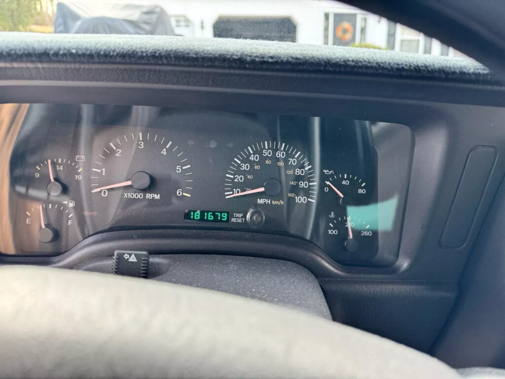 2000 Jeep Cherokee SE