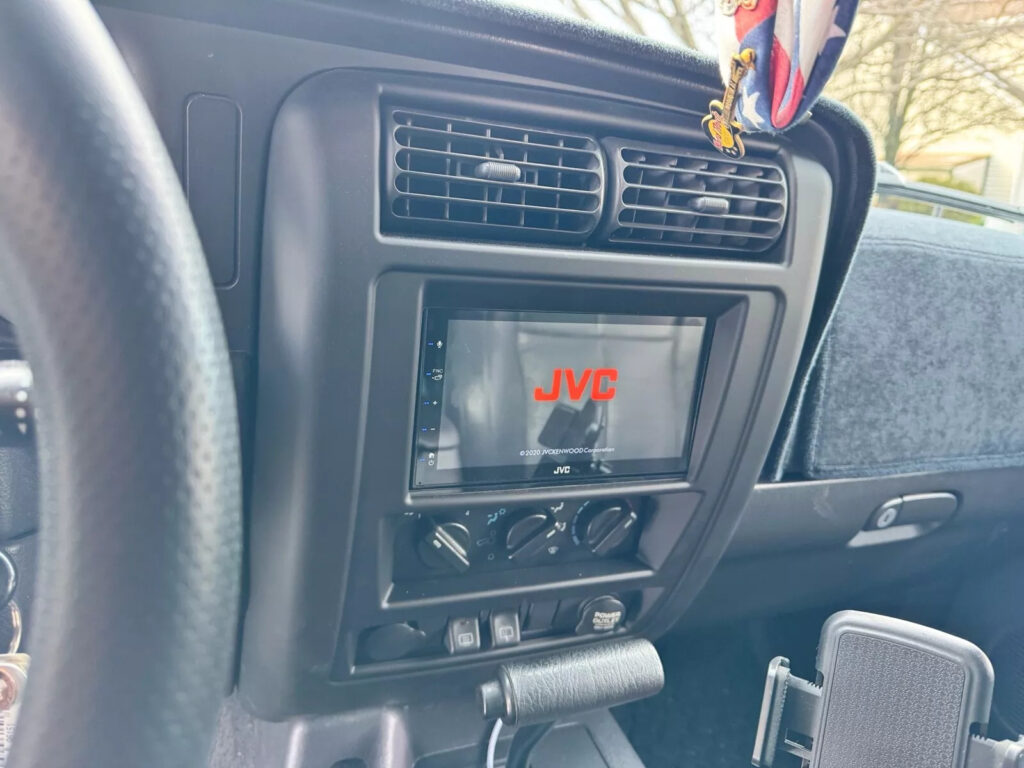 2000 Jeep Cherokee SE