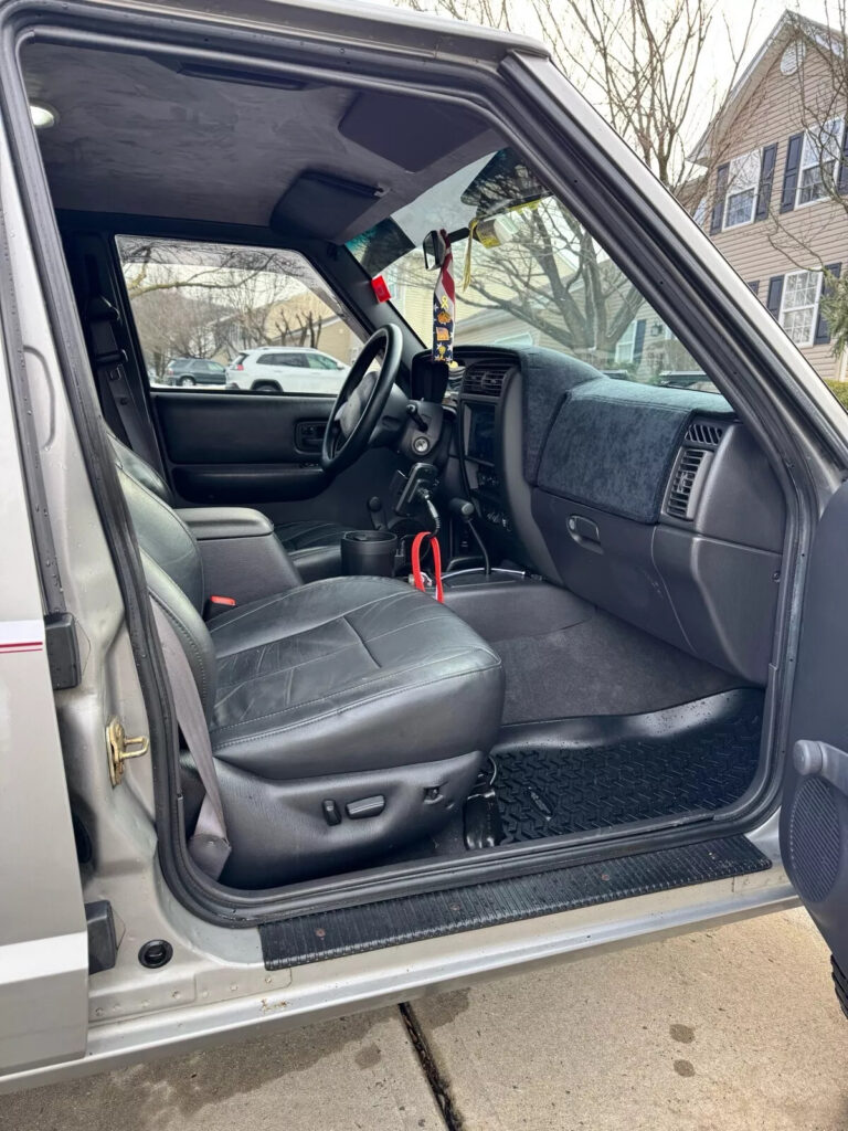 2000 Jeep Cherokee SE
