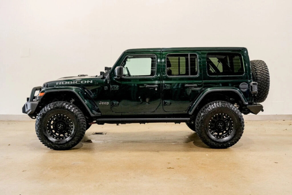 2020 Jeep Wrangler Unlimited Rubicon 392 HEMI CONV 4X4, Bumpers,led’s