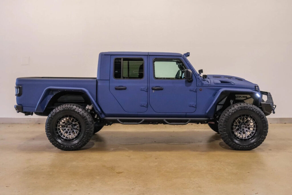 2025 Jeep Gladiator Sport S 4X4 Dupont Kevlar,lifted,bumpers,led’s,nav