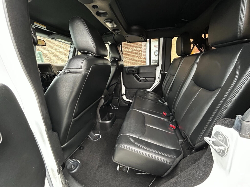 2015 Jeep Wrangler Unlimited Sahara‼️1 Owner‼️clean Carfax