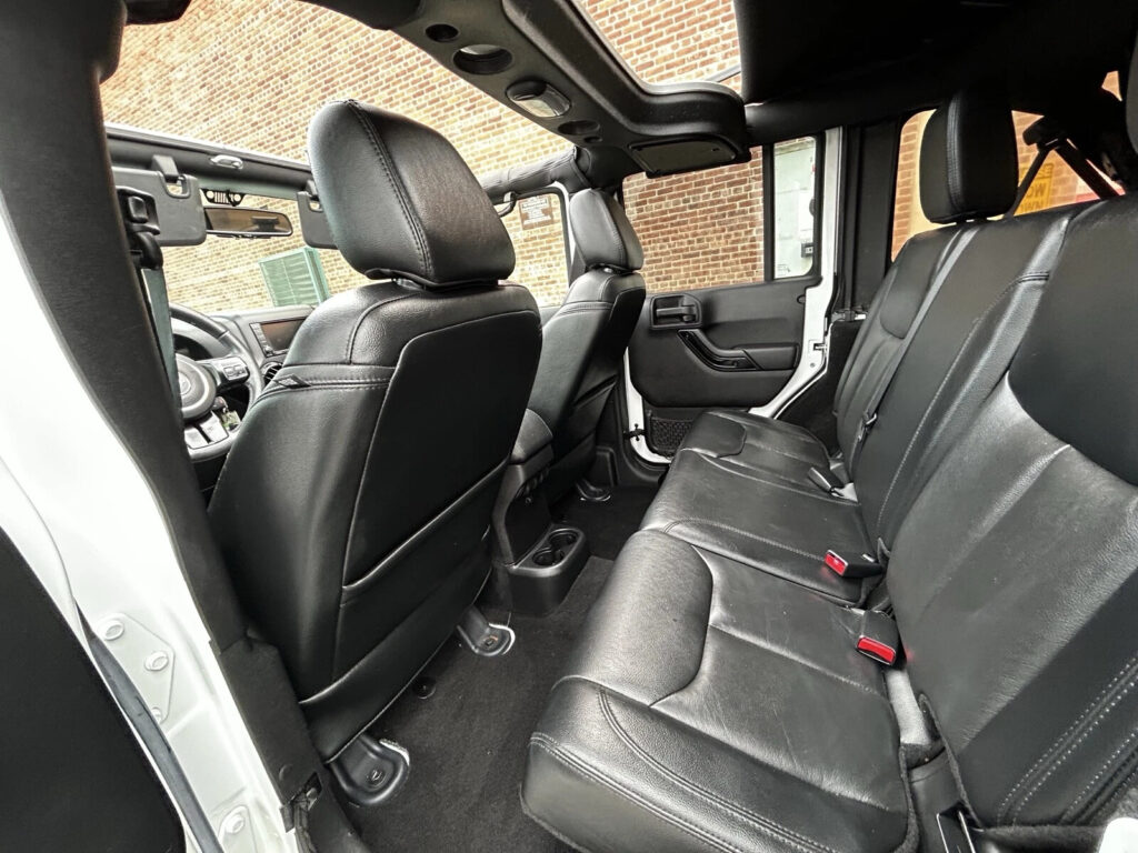 2015 Jeep Wrangler Unlimited Sahara‼️1 Owner‼️clean Carfax