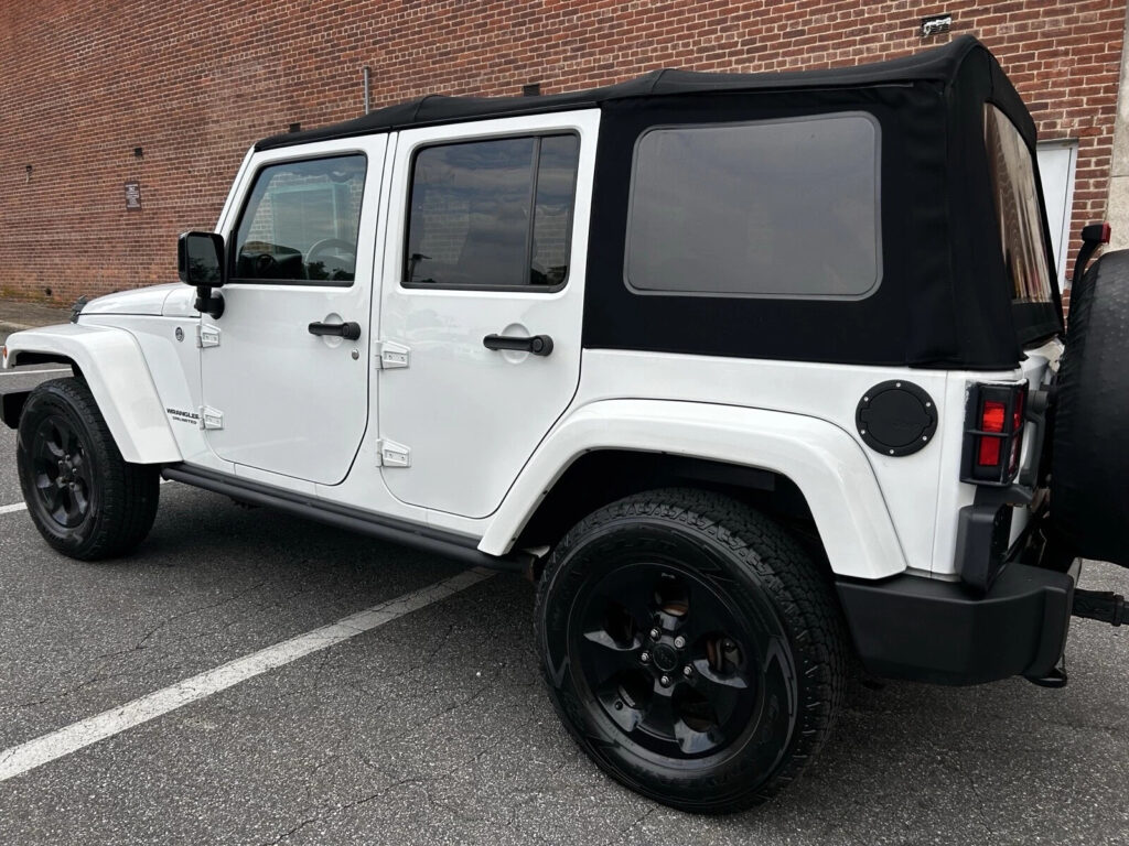 2015 Jeep Wrangler Unlimited Sahara‼️1 Owner‼️clean Carfax