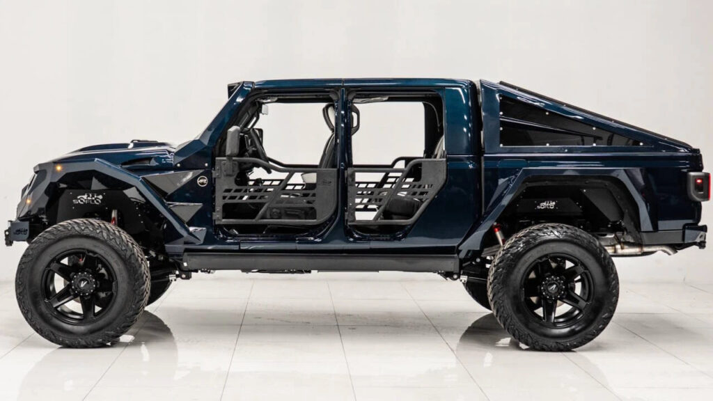 2025 Jeep Gladiator Nighthawk 4×4 4dr Crew Cab 5.0 ft. SB