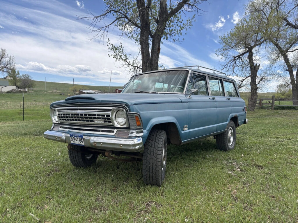 1971 Jeep Wagoneer