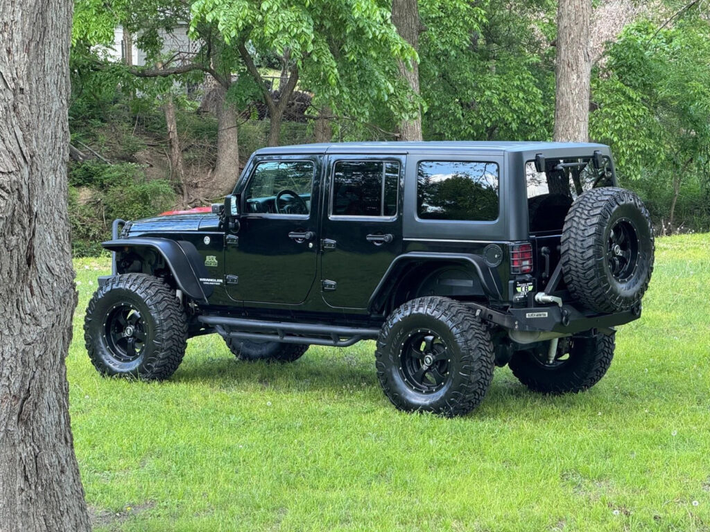 2016 Jeep Wrangler Unlimited Sport S – Black Mountain Ed