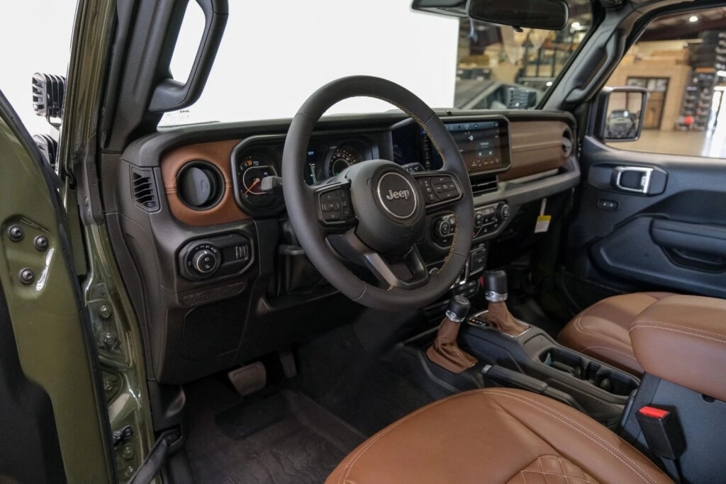 2024 Jeep Gladiator Sport 4X4, Lifted,bumpers,led’s,38’s, HTD Leather