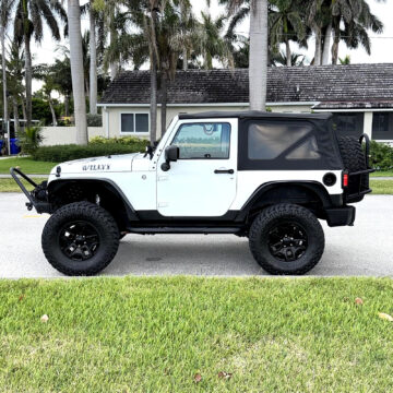 2015 Jeep Wrangler Sahara Rubicon Unlimited Gladiator Cherokee na prodej