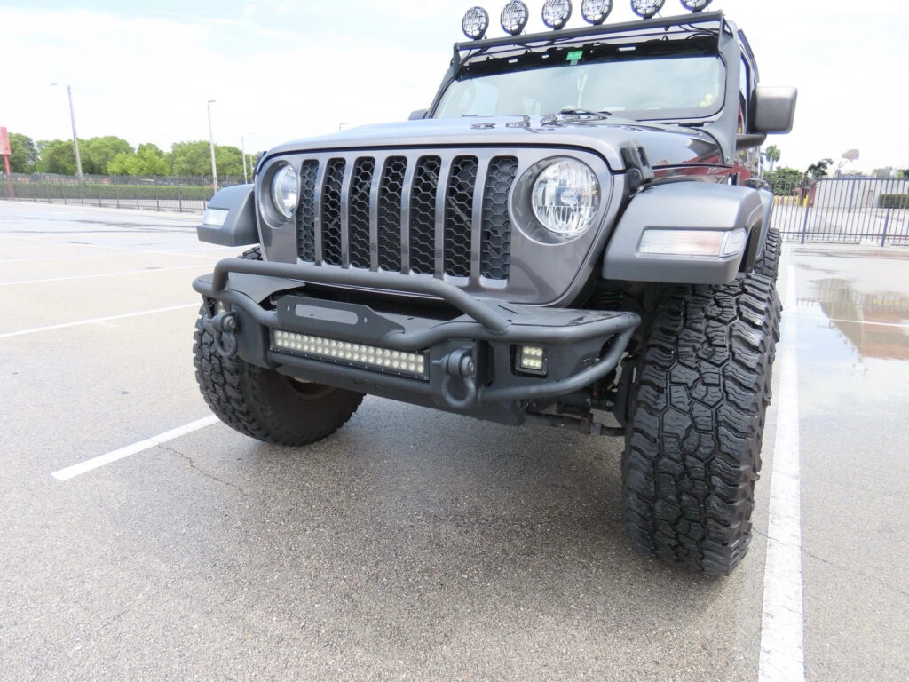 2020 Jeep Gladiator Sport