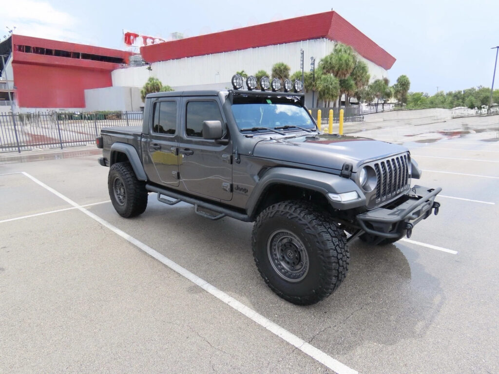 2020 Jeep Gladiator Sport