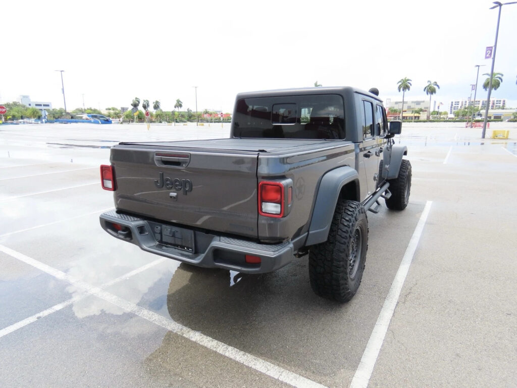 2020 Jeep Gladiator Sport