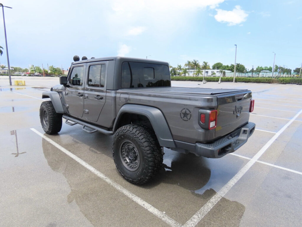 2020 Jeep Gladiator Sport