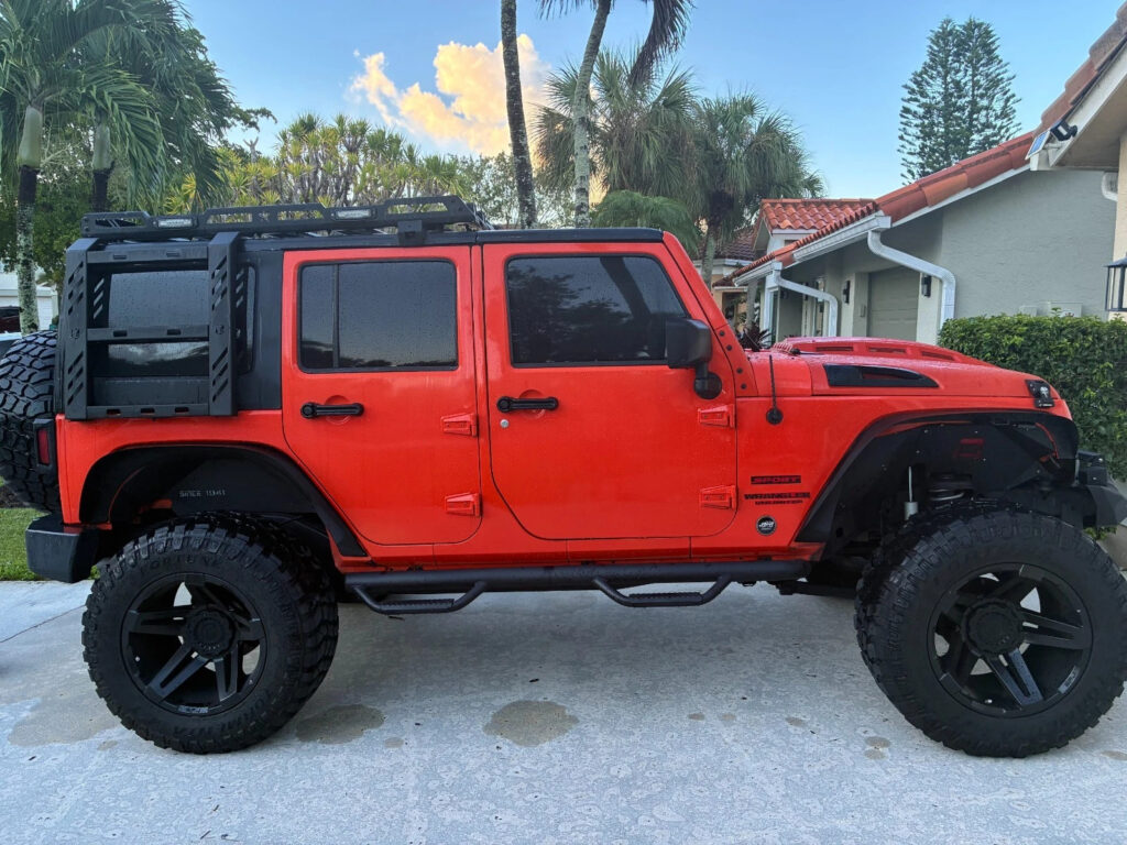 2015 Jeep Wrangler 49700