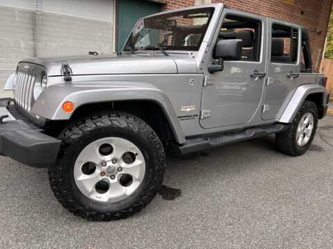 2015 Jeep Wrangler Unlimited Sahara1 Owner 4×4 6 Speed Trans clean Carfax na prodej