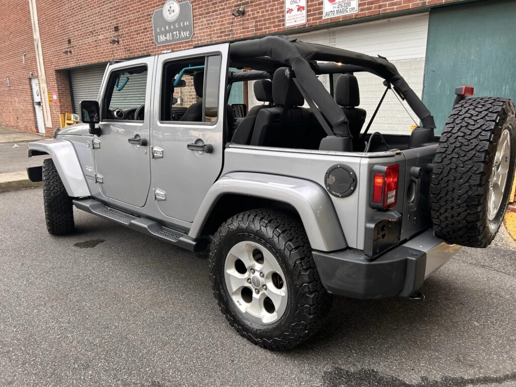 2015 Jeep Wrangler Unlimited Sahara1 Owner 4×4 6 Speed Trans clean Carfax