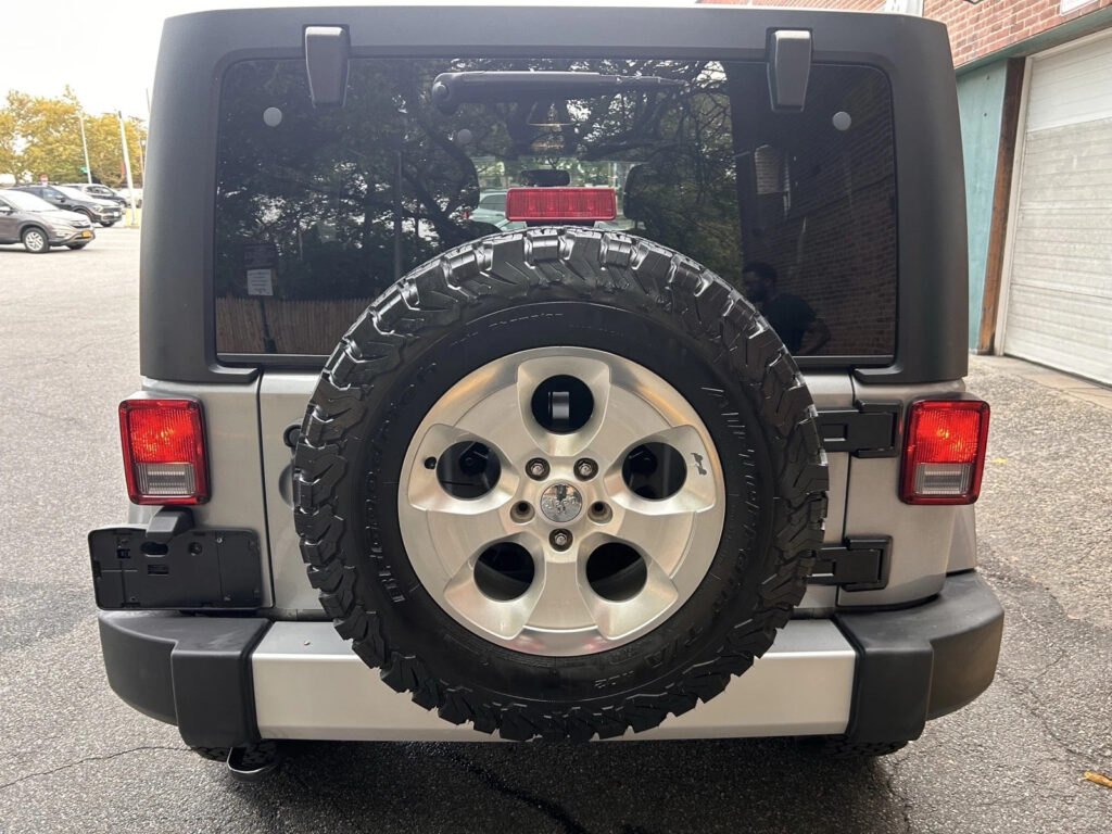 2015 Jeep Wrangler Unlimited Sahara1 Owner 4×4 6 Speed Trans clean Carfax