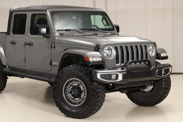 2022 Jeep Gladiator 4WD Overland Lifted 6-Speed Manual 37’s
