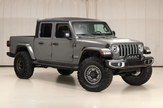 2022 Jeep Gladiator 4WD Overland Lifted 6-Speed Manual 37’s
