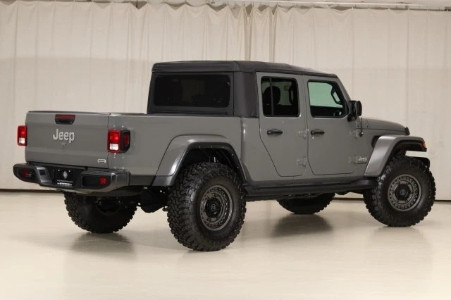 2022 Jeep Gladiator 4WD Overland Lifted 6-Speed Manual 37’s