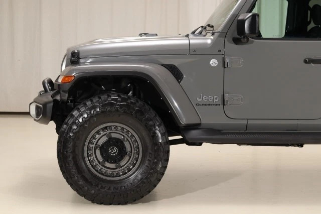 2022 Jeep Gladiator 4WD Overland Lifted 6-Speed Manual 37’s