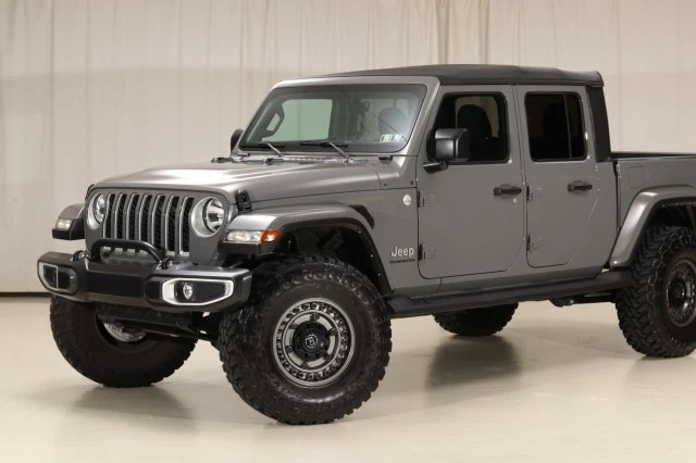 2022 Jeep Gladiator 4WD Overland Lifted 6-Speed Manual 37’s