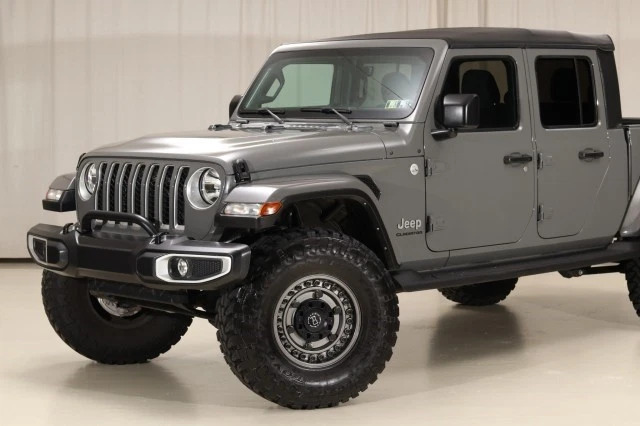 2022 Jeep Gladiator 4WD Overland Lifted 6-Speed Manual 37’s