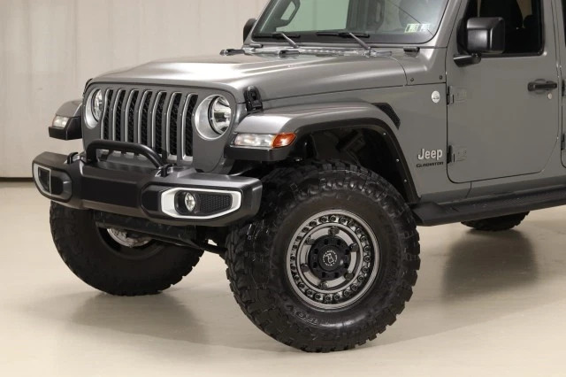 2022 Jeep Gladiator 4WD Overland Lifted 6-Speed Manual 37’s