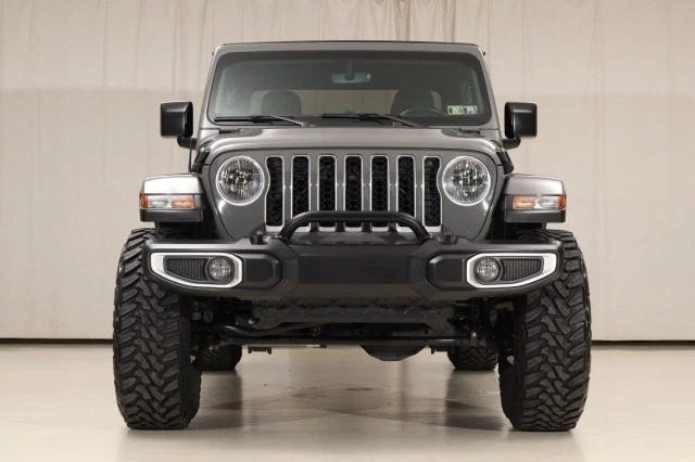 2022 Jeep Gladiator 4WD Overland Lifted 6-Speed Manual 37’s