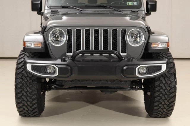 2022 Jeep Gladiator 4WD Overland Lifted 6-Speed Manual 37’s
