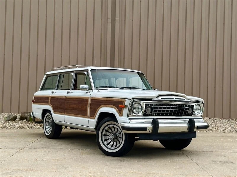 1984 Jeep Grand Wagoneer 4dr