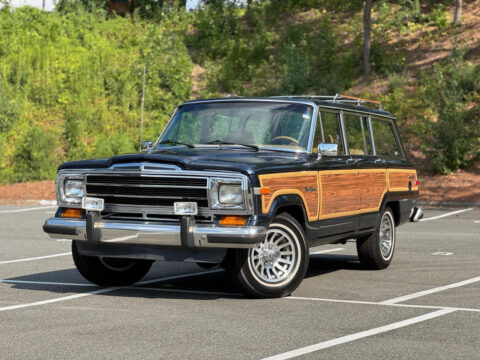 1988 Jeep Wagoneer FULL Restoration $100k Invested Low Miles na prodej