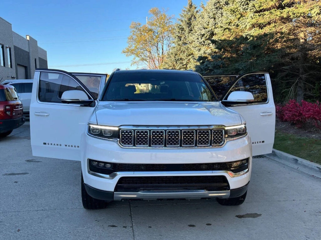 2022 Jeep Grand Wagoneer Series III 4×4 4dr SUV