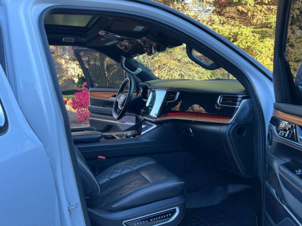 2022 Jeep Grand Wagoneer Series III 4×4 4dr SUV
