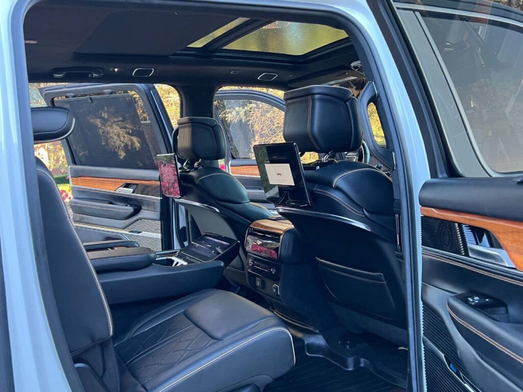 2022 Jeep Grand Wagoneer Series III 4×4 4dr SUV