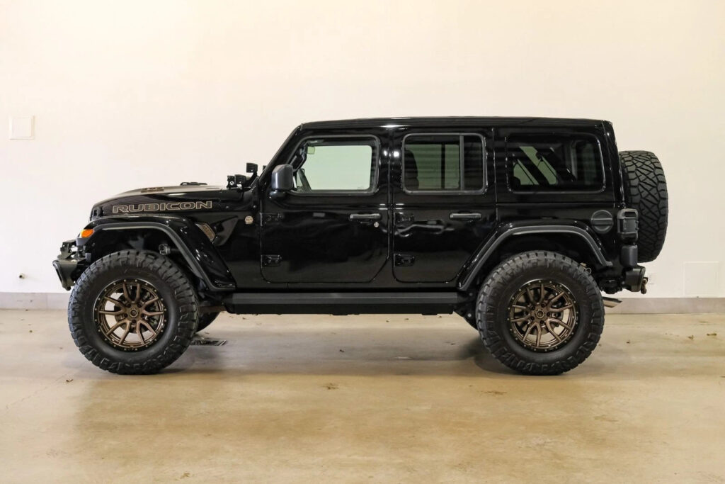 2024 Jeep Wrangler Unlimited Rubicon 392 4X4 SKY ToP, Bumpers, Led’s