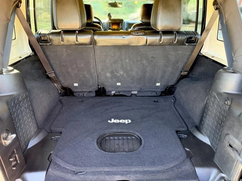 2016 Jeep Wrangler Unlimited Sahara 4WD