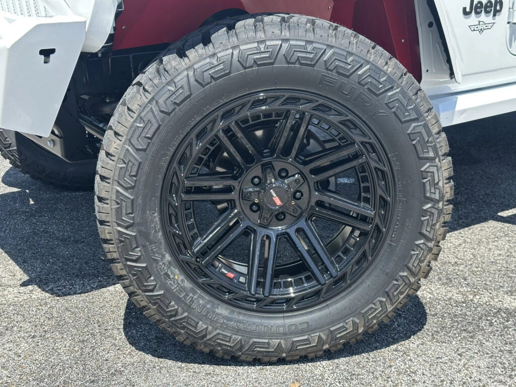 2025 Jeep Wrangler Custom Sahara