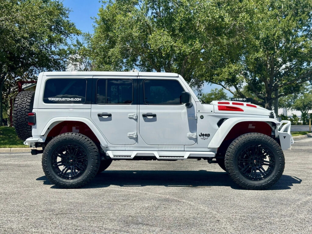 2025 Jeep Wrangler Custom Sahara