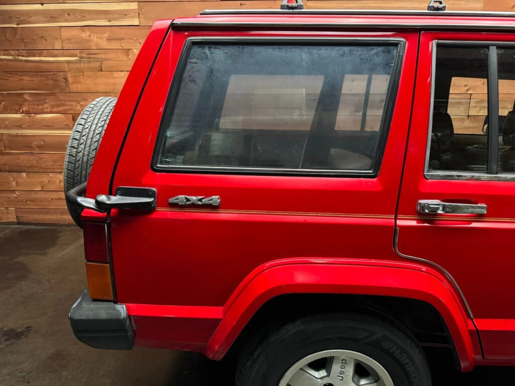 1987 Jeep Cherokee Laredo