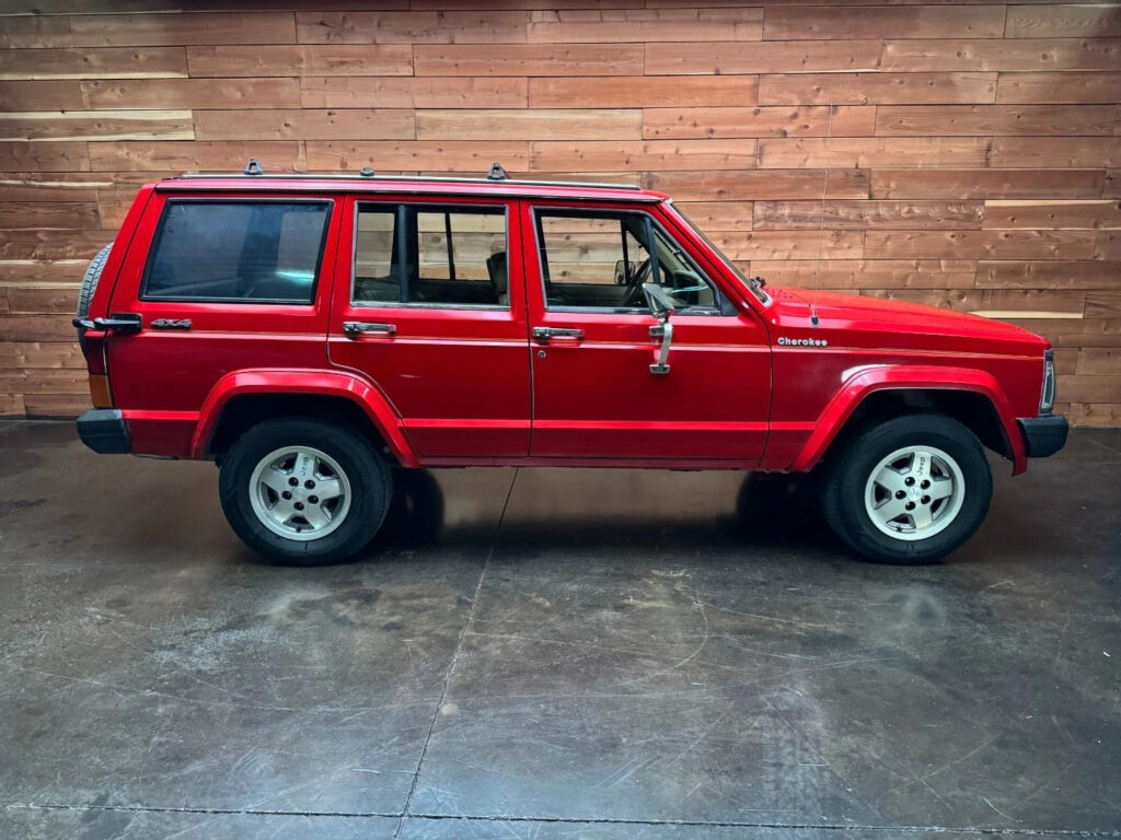 1987 Jeep Cherokee Laredo
