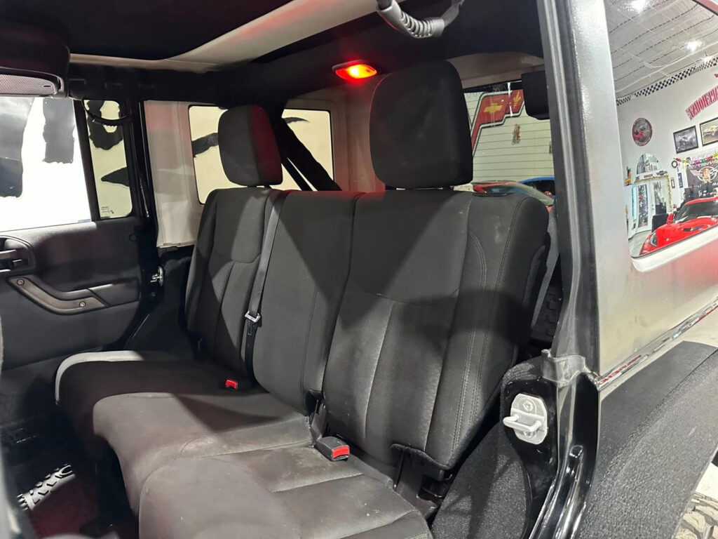 2016 Jeep Wrangler Unlimited Sport 23S Package, XRC Bumpers, 4″ Lift, 17″on35’s