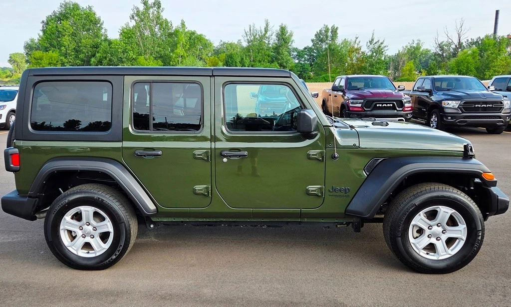 2022 Jeep Wrangler Sport