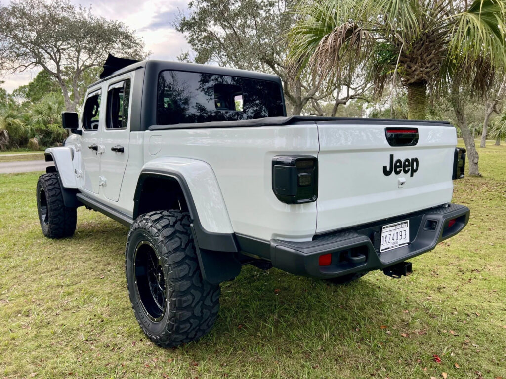 2024 Jeep Gladiator Sport S