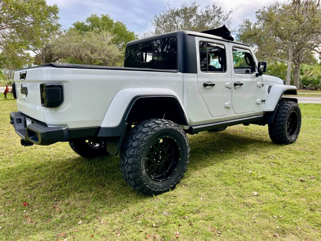 2024 Jeep Gladiator Sport S