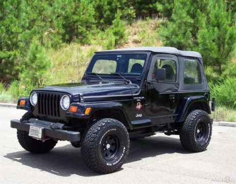 1999 Jeep Wrangler 74k Sahara 5-Speed A/C H.O 4.0L Inline 6CYL 4WD Utility SUV na prodej