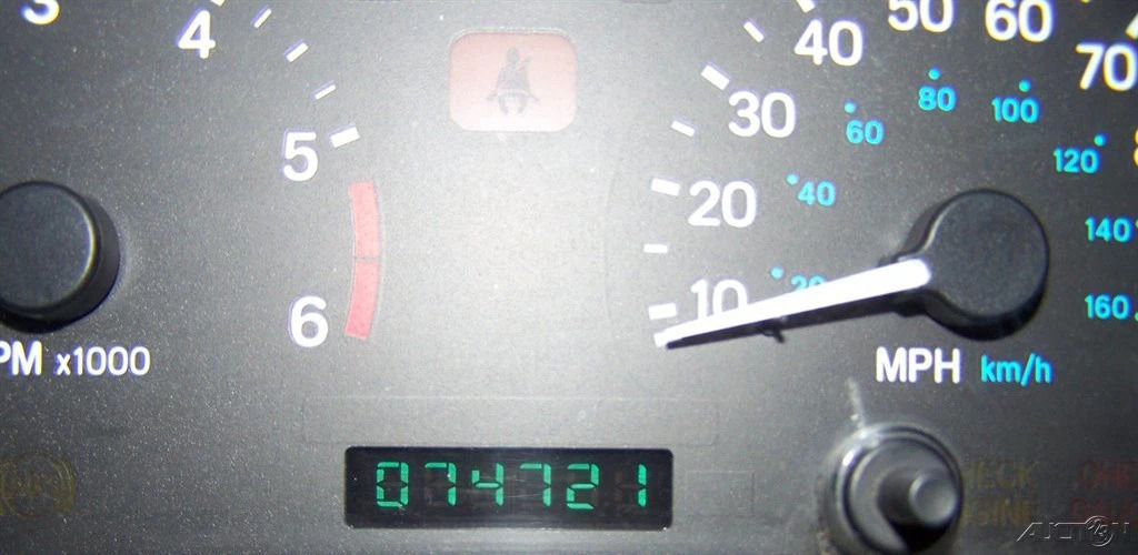 1999 Jeep Wrangler 74k Sahara 5-Speed A/C H.O 4.0L Inline 6CYL 4WD Utility SUV