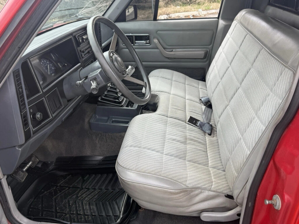 1988 Jeep Comanche Pioneer