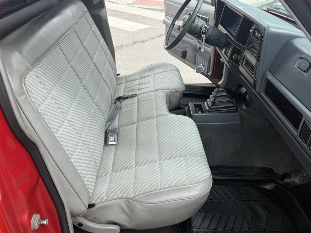 1988 Jeep Comanche Pioneer