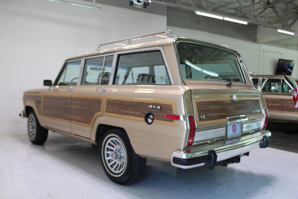 1989 Jeep Grand Wagoneer